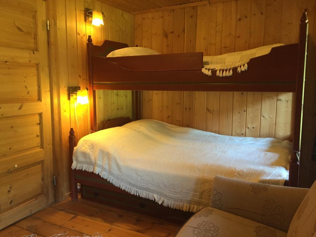 Villa Kvaale Gard à Lom Chambre photo