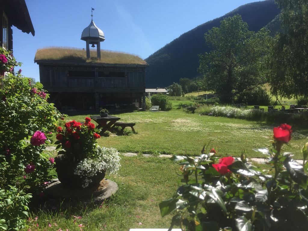 Villa Kvaale Gard à Lom Extérieur photo