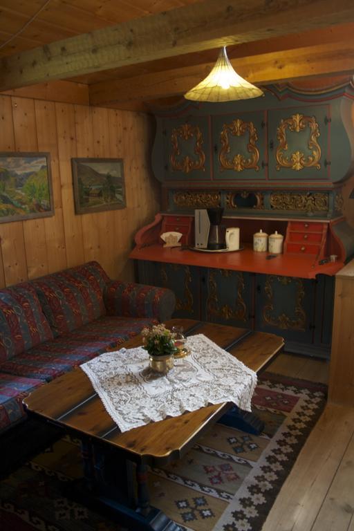 Villa Kvaale Gard à Lom Extérieur photo