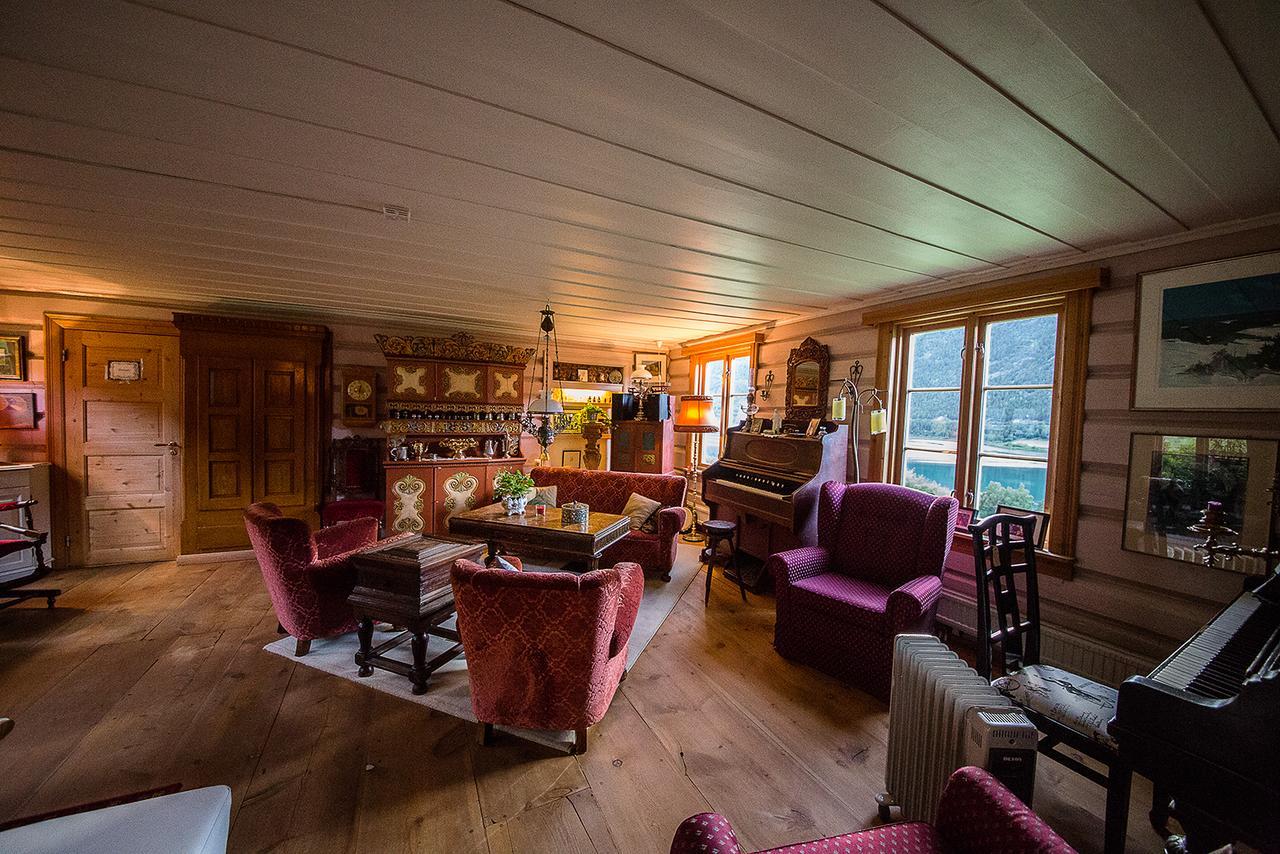 Villa Kvaale Gard à Lom Extérieur photo
